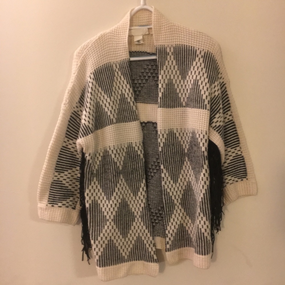 H&M Beautiful Friges Aztec Style - Picture 4 of 6